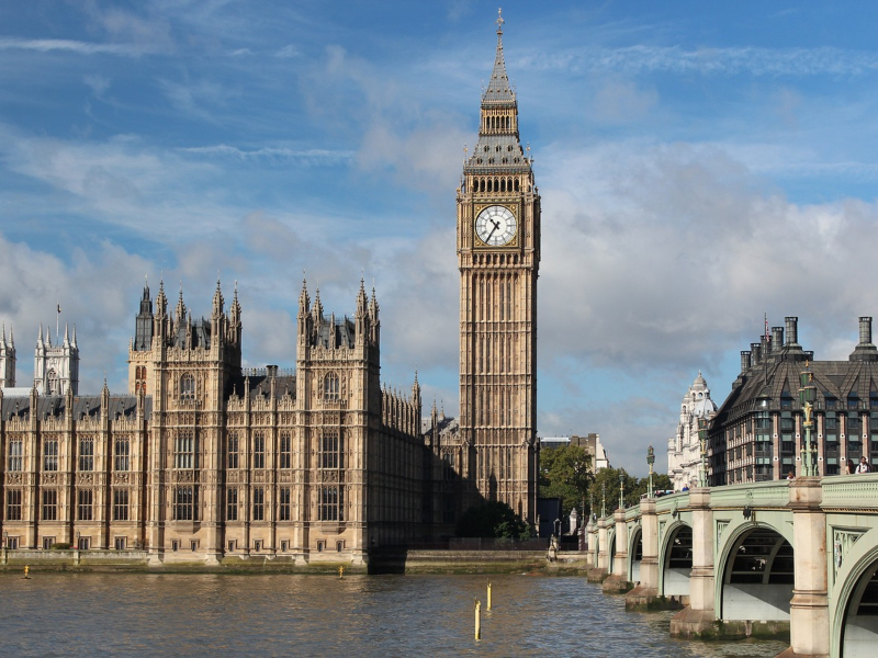 Britons living in France regain right to vote in UK elections