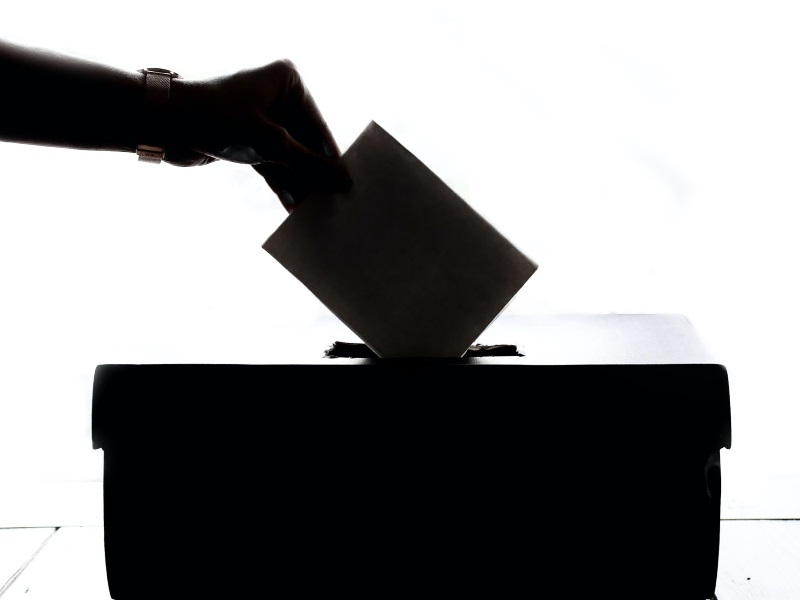 How does the prospect of a 2017 UK election affect buying a property in France?