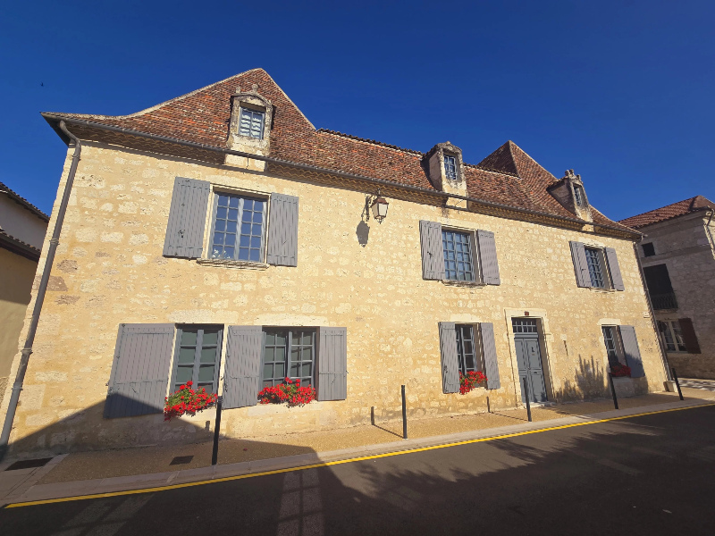 village house eymet