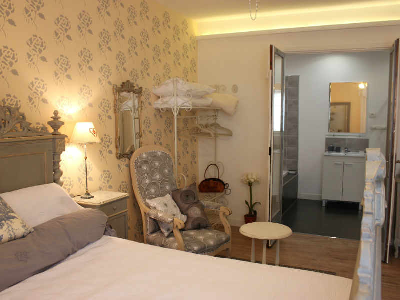 How to create a french style home?